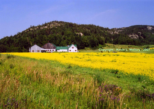 1 - Farmhouse and Barn in the Appalachians - Quebec 1 - Farmhouse and Barn in the Appalachians - Quebec
